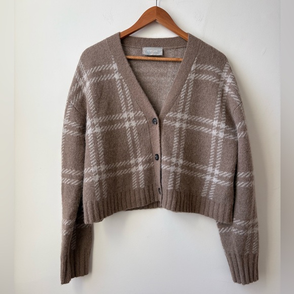 Everlane Alpaca V Neck Cropped Cardigan - Picture 13 of 13